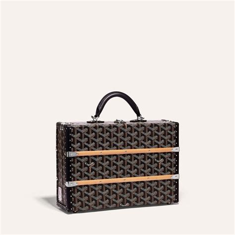 maison goyard trunk bag